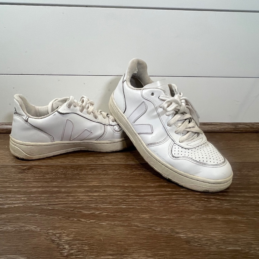 Veja V-10 All White Leather Sneakers Sz 5